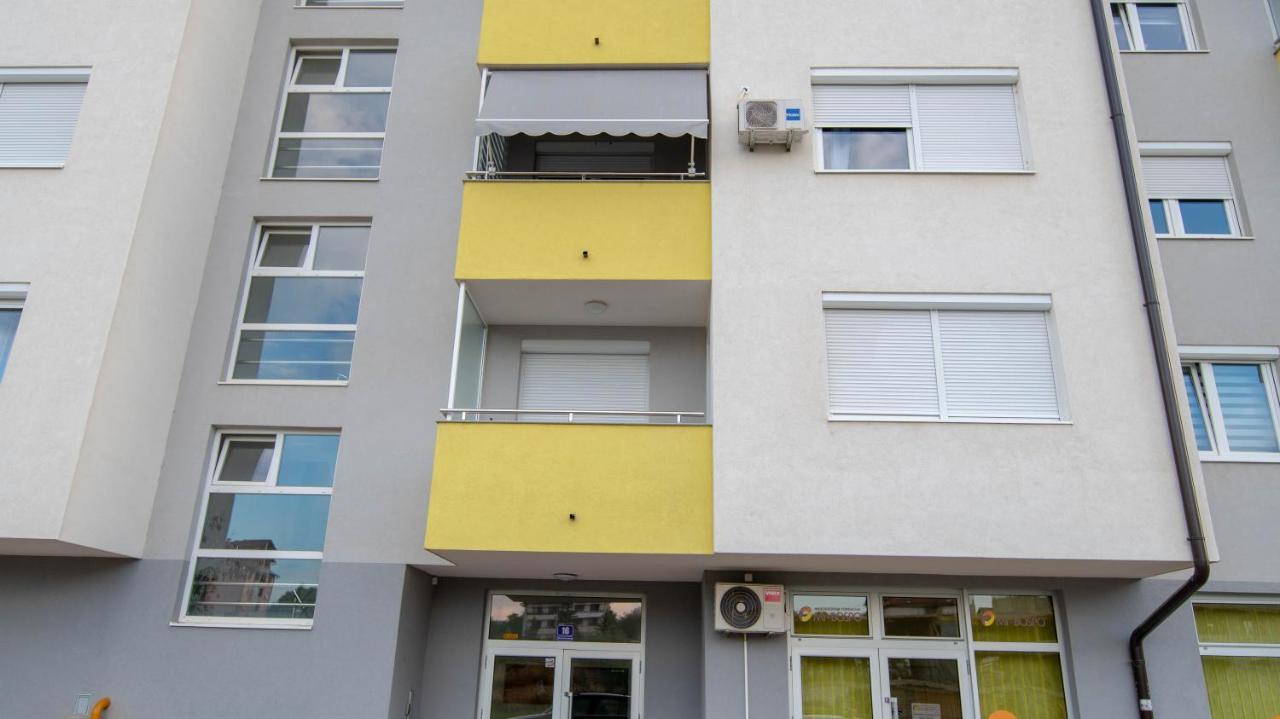 Athena Apartman Lukavica Exterior foto